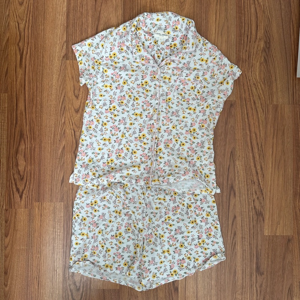 Floral Pajamas Set - White and Pink